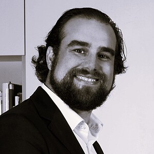 Portrait Dualer Partner