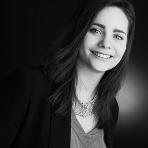 Absolventin BWL – Finanzdienstleistungen