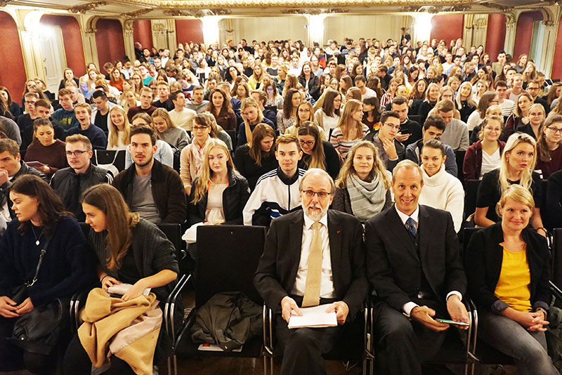 Erstsemester im Konzerthaus Ravensburg