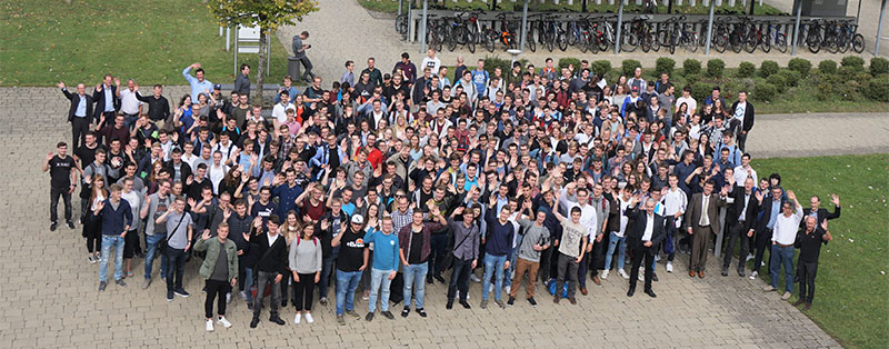 Erstsemester auf dem Campus Fallenbrunnen