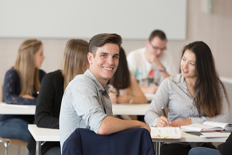 Studierende in einem Vorlesungsraum