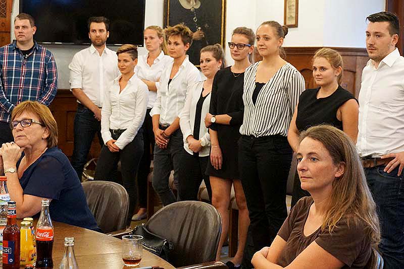 Studierende nach der Präsentation