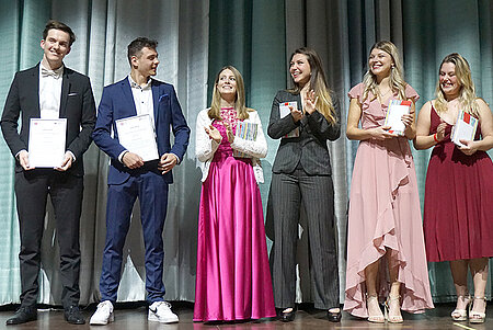 Die Preisträger*innen des Volounteers Award.