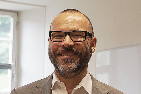 Porträt Gerhard Hellstern