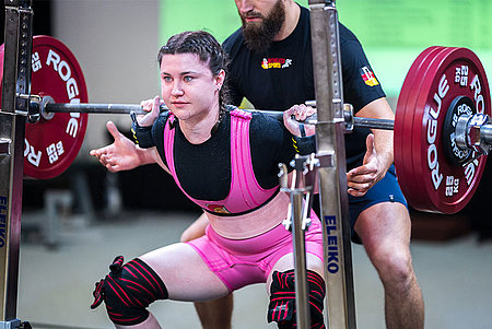 Sofia Walter beim Kreuzheben