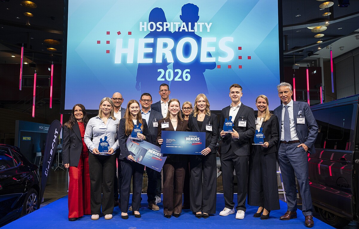 Ein Studierender von Hotelmanagement erhält den Nachwuchspreis hospitalityhero 2026